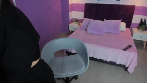 Snapshot of alli_cooper chatting on December 17, 2024, 1:16 pm Ali online show from December 17, 2024, 1:16 pm