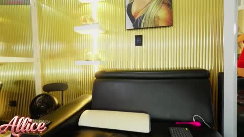 Allice online show from January 10, 2026, 7:15 pm