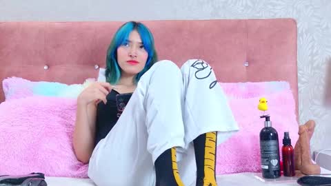 Allicia online show from September 24, 2025, 7:17 pm