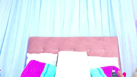 Allicia online show from November 11, 2025, 7:14 pm