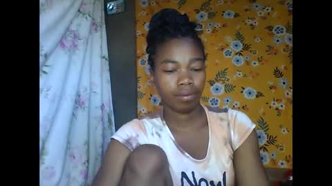 Snapshot of alliciax632770q chatting on March 3, 2026, 7:25 am alliciax632770q online show from March 3, 2026, 7:25 am