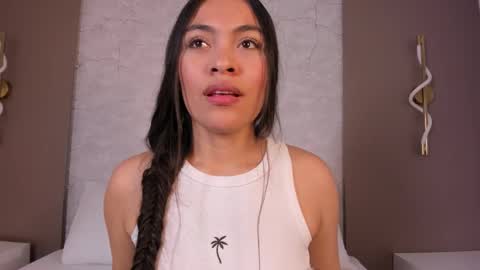 Snapshot of allie_bruce chatting on February 5, 2026, 2:38 am A L L I E online show from February 5, 2026, 2:38 am