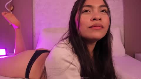 Snapshot of allie_bruce chatting on February 26, 2026, 3:05 am A L L I E online show from February 26, 2026, 3:05 am