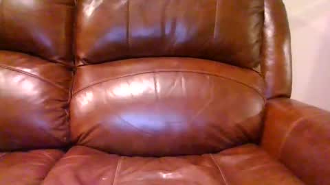 alliebearx online show from October 28, 2025, 4:05 am