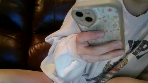 alliebearx online show from November 2, 2025, 4:31 pm