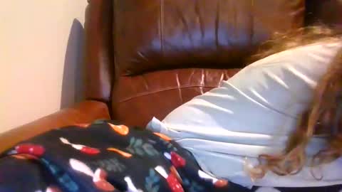 alliebearx online show from November 24, 2025, 5:29 am