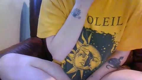 alliebearx online show from December 22, 2025, 7:11 pm
