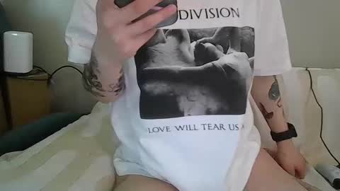 alliebearx online show from April 12, 2026, 6:46 pm