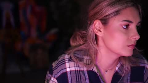 Allie online show from November 6, 2025, 6:03 am