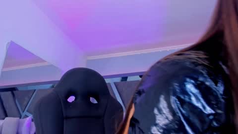    online show from January 8, 2025, 10:37 am