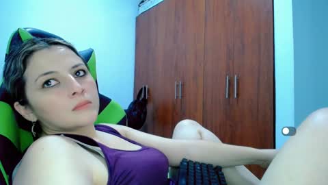 Snapshot of allison_baby_2416 chatting on December 30, 2024, 4:20 am Alisson online show from December 30, 2024, 4:20 am