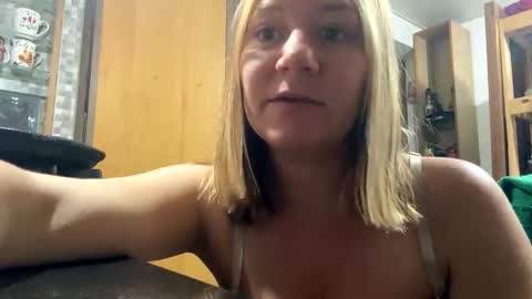 allisonlove2 online show from May 21, 2026, 5:58 am