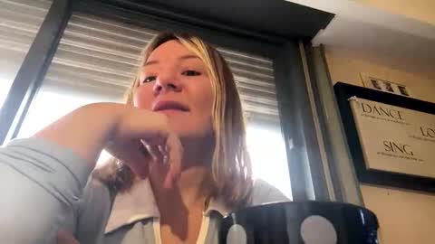 allisonlove2 online show from May 31, 2026, 2:57 pm