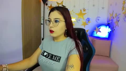 Snapshot of allisonlove_88 chatting on December 2, 2025, 3:45 am ALLISON online show from December 2, 2025, 3:45 am