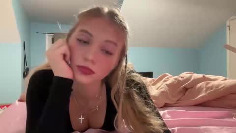 allisontaylorxo online show from October 22, 2025, 2:34 am