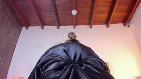 allisson online show from October 21, 2025, 12:06 pm