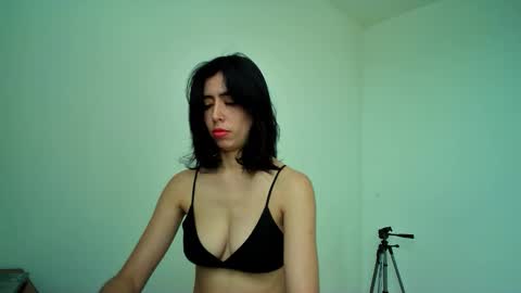 Alli online show from September 15, 2025, 7:47 pm