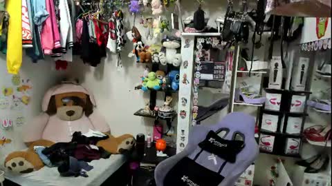 Snapshot of allsson_miller chatting on July 12, 2026, 8:33 pm allsson_miller online show from July 12, 2026, 8:33 pm