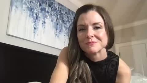 Snapshot of alluring_aurora_amor chatting on December 9, 2024, 7:50 am Aurora online show from December 9, 2024, 7:50 am