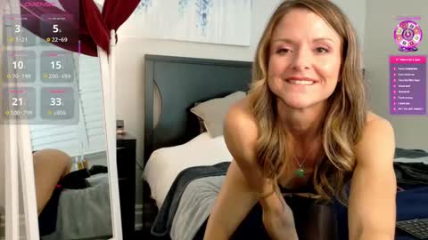 Snapshot of alluring_aurora_amor chatting on September 12, 2025, 4:23 am Aurora online show from September 12, 2025, 4:23 am