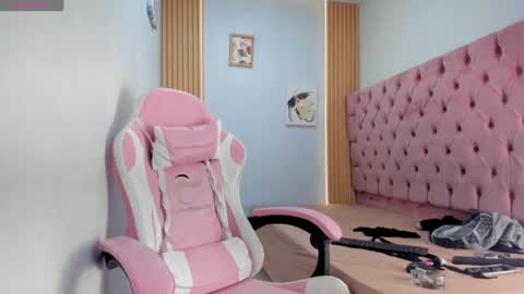 alluringangel01 online show from October 1, 2025, 2:28 am