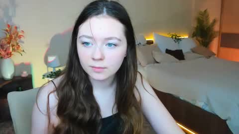 Snapshot of alluringeyess chatting on October 18, 2025, 4:37 am alluringeyess online show from October 18, 2025, 4:37 am