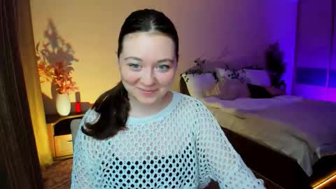 Snapshot of alluringeyess chatting on November 12, 2025, 4:51 pm alluringeyess online show from November 12, 2025, 4:51 pm