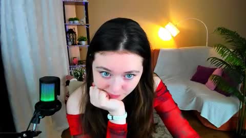 Snapshot of alluringeyess chatting on November 21, 2025, 4:16 pm alluringeyess online show from November 21, 2025, 4:16 pm