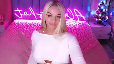 AlwaysHot online show from January 11, 2026, 2:38 am