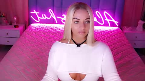 AlwaysHot online show from March 8, 2026, 1:58 am