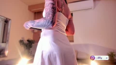 Ally  online show from September 26, 2025, 5:11 am