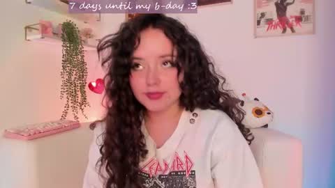 Snapshot of ally_belle chatting on July 24, 2026, 10:41 pm Ally Belle online show from July 24, 2026, 10:41 pm