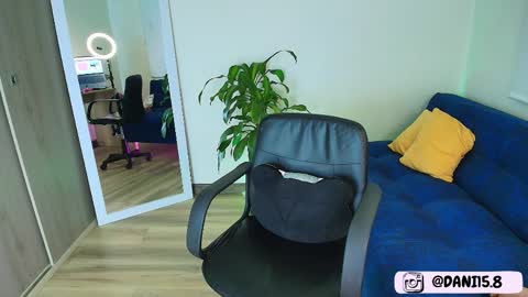 Snapshot of ally_riso chatting on April 30, 2026, 1:56 am Ally help me reach 100 satisfaid online show from April 30, 2026, 1:56 am