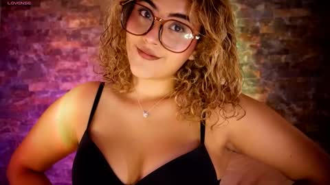 ally_summer online show from December 2, 2025, 2:28 am