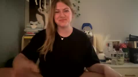 Snapshot of allyanalangel chatting on January 9, 2025, 1:50 am allyanalangel online show from January 9, 2025, 1:50 am