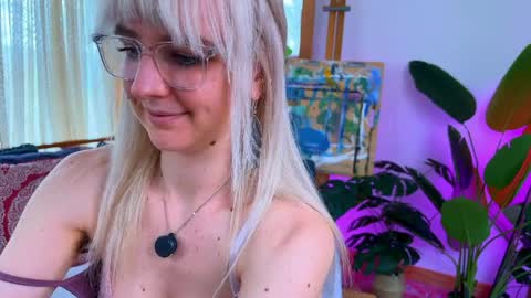 Ally Elliot online show from April 3, 2026, 6:17 pm