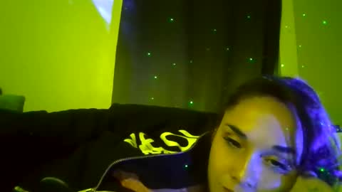 allyfkxn online show from May 18, 2026, 8:42 am