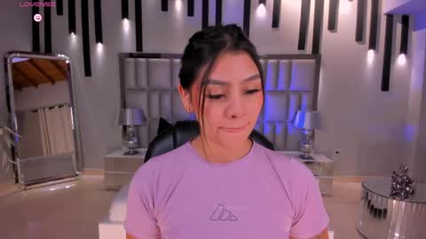 Alisson online show from April 8, 2026, 10:15 am