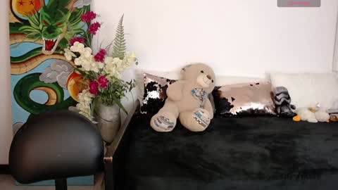 Snapshot of alma_art_ chatting on February 8, 2025, 7:38 pm alma_art_ online show from February 8, 2025, 7:38 pm