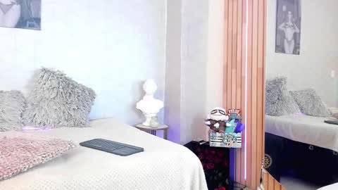 Snapshot of almabella__ chatting on March 12, 2025, 1:40 pm AlmaBella online show from March 12, 2025, 1:40 pm