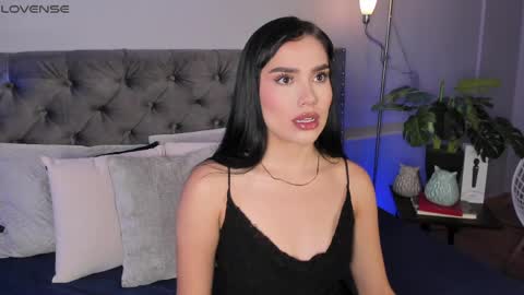 Mia online show from May 15, 2026, 2:46 pm