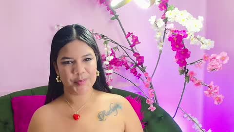 ALMENDRAEVANS online show from January 25, 2025, 2:36 pm