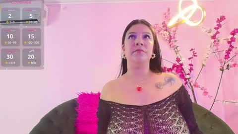 ALMENDRAEVANS online show from January 28, 2025, 11:49 am