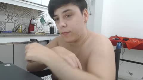 Snapshot of almondonwheels chatting on January 12, 2025, 10:33 pm Almond online show from January 12, 2025, 10:33 pm