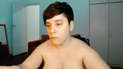 Snapshot of almondonwheels chatting on January 17, 2025, 1:04 am Almond online show from January 17, 2025, 1:04 am