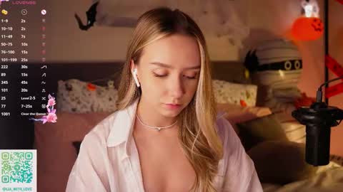 Lia online show from October 27, 2025, 3:10 am