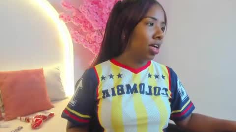 Snapshot of alondra_bernet chatting on June 24, 2026, 2:21 am A L O N D R A online show from June 24, 2026, 2:21 am