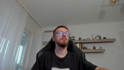 Snapshot of alphaboyfun chatting on November 18, 2025, 12:09 pm Andi online show from November 18, 2025, 12:09 pm