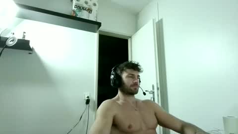 alphah_hunk online show from December 19, 2025, 7:10 pm