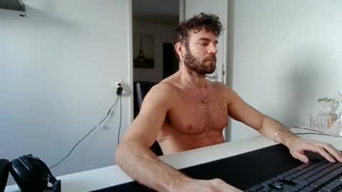 alphah_hunk online show from January 11, 2026, 11:37 am